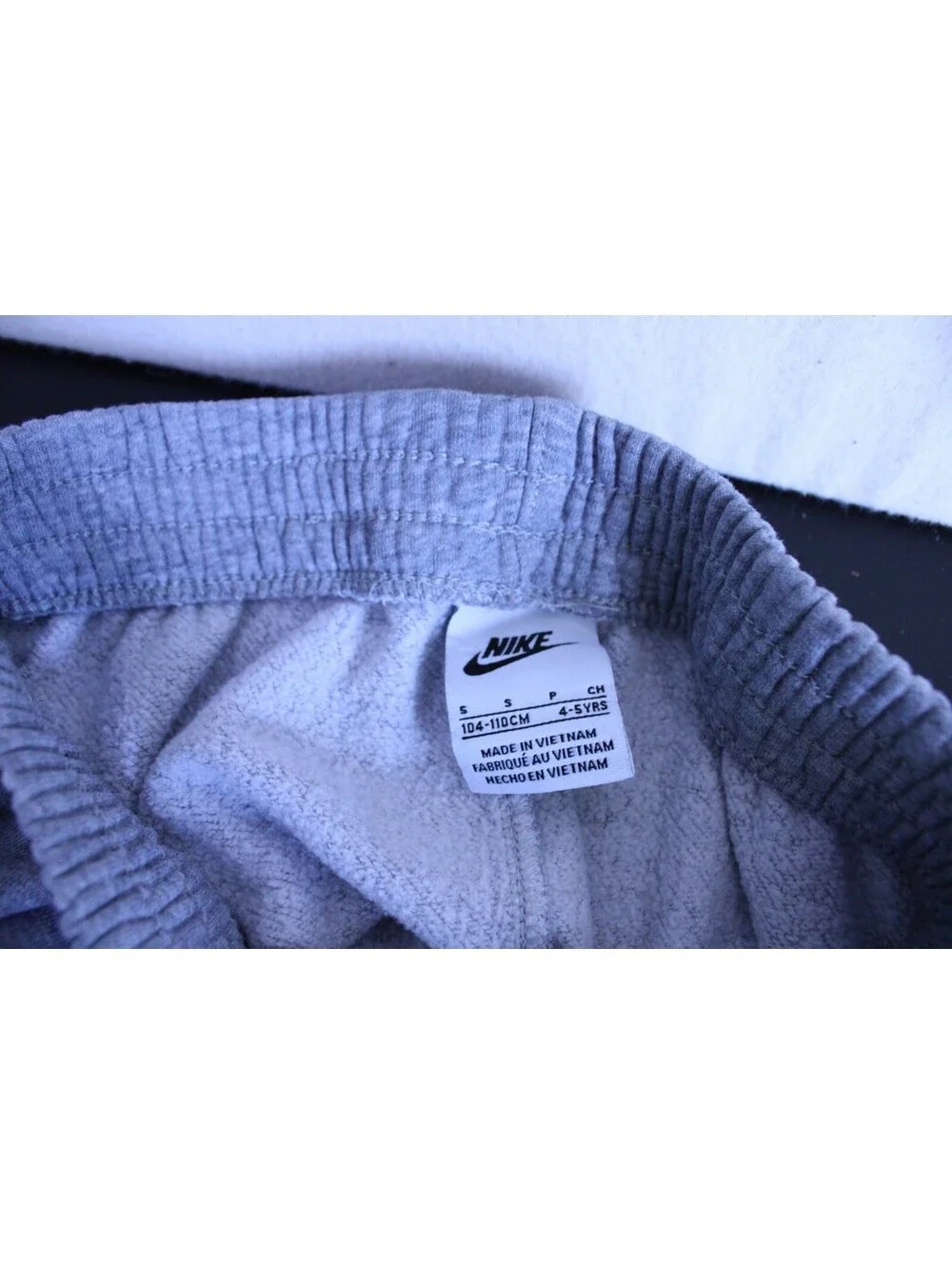 Nike Kids Club Fleece Joggers Gray Size 4/5 Small S Pants Boys Sweatpants Gray